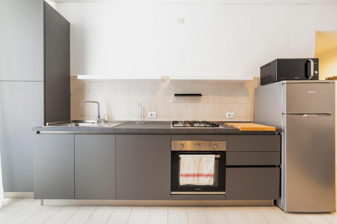 Roomy Apartment Close To Subway M5! Milano Ngoại thất bức ảnh