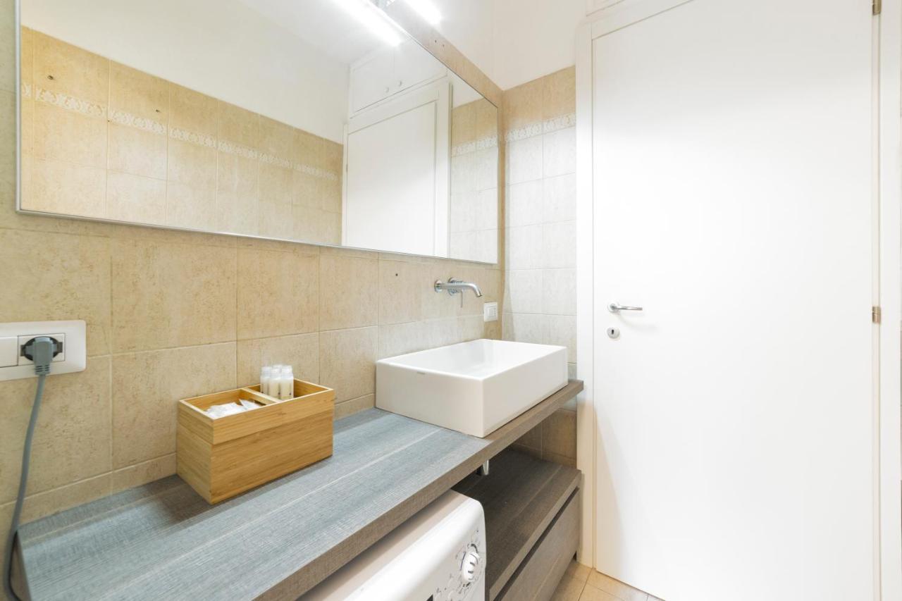 Roomy Apartment Close To Subway M5! Milano Ngoại thất bức ảnh