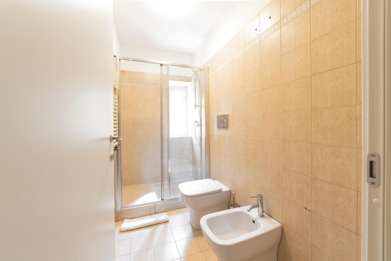 Roomy Apartment Close To Subway M5! Milano Ngoại thất bức ảnh