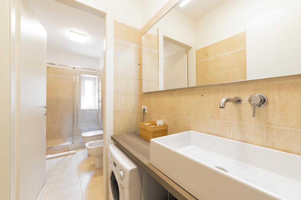 Roomy Apartment Close To Subway M5! Milano Ngoại thất bức ảnh